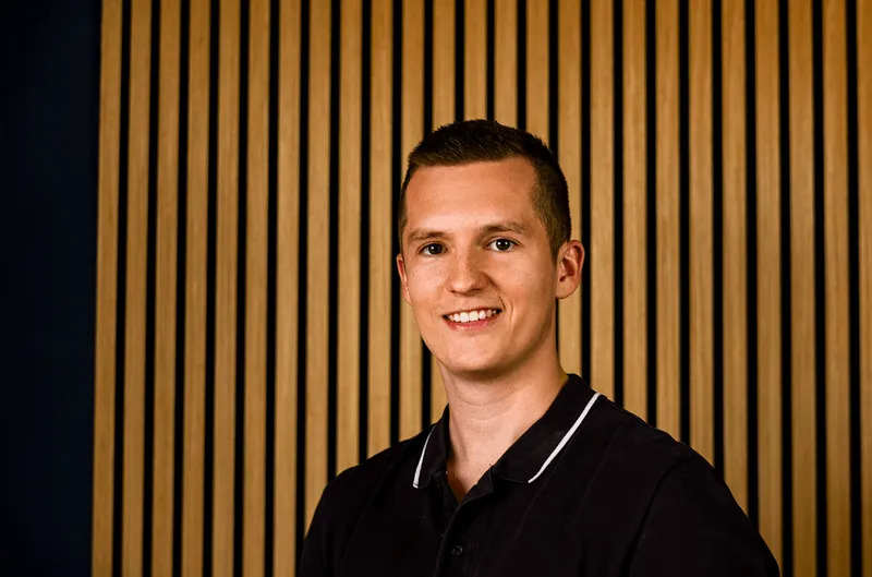 Dominik, Geschäftsführer