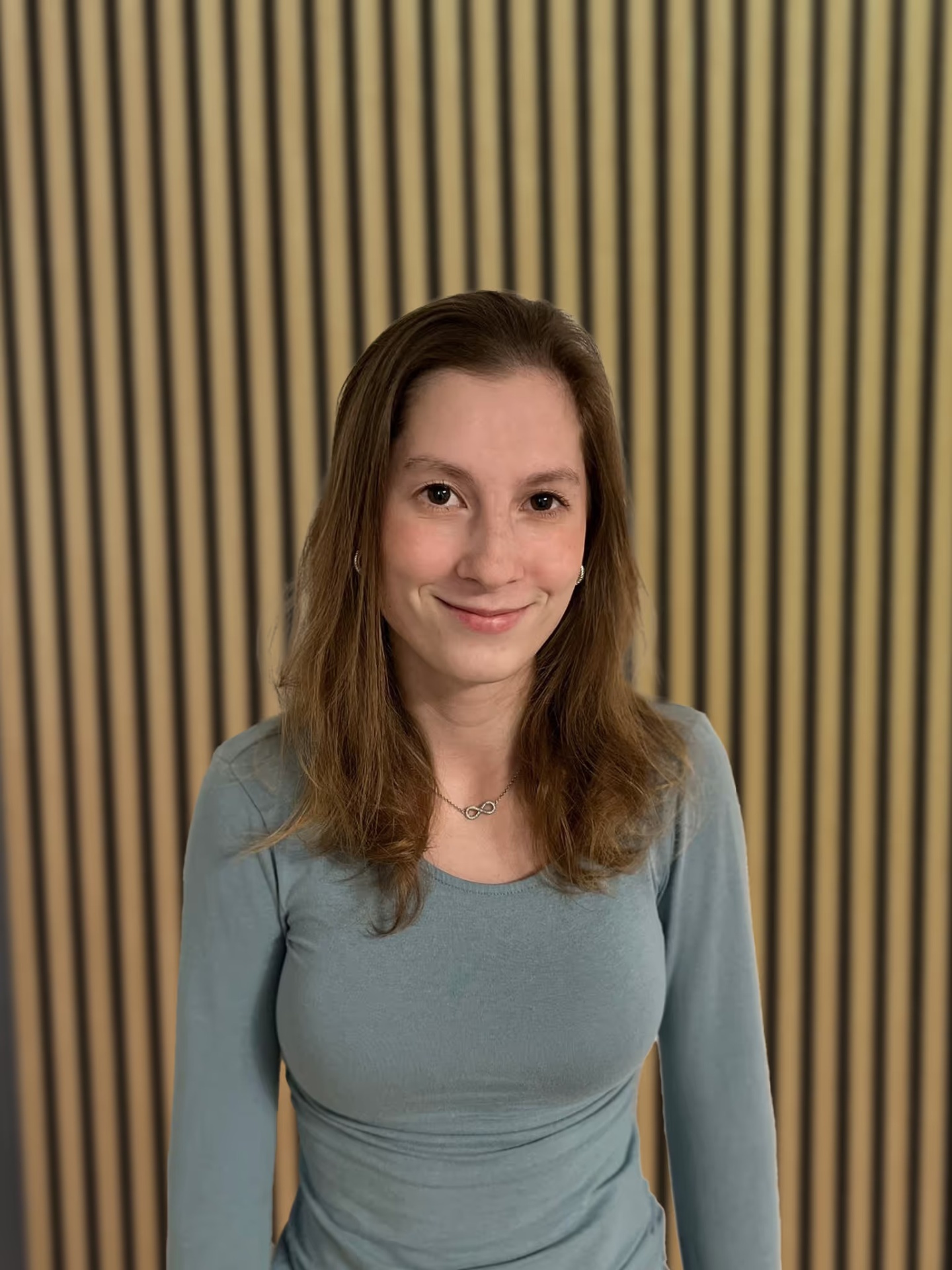 Sarah, Content